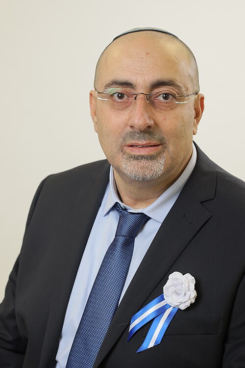 ניסים ואטורי